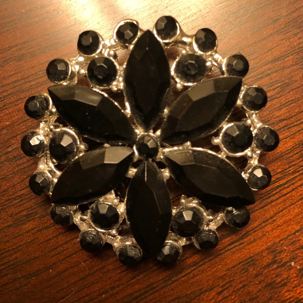 BROOCH/PIN